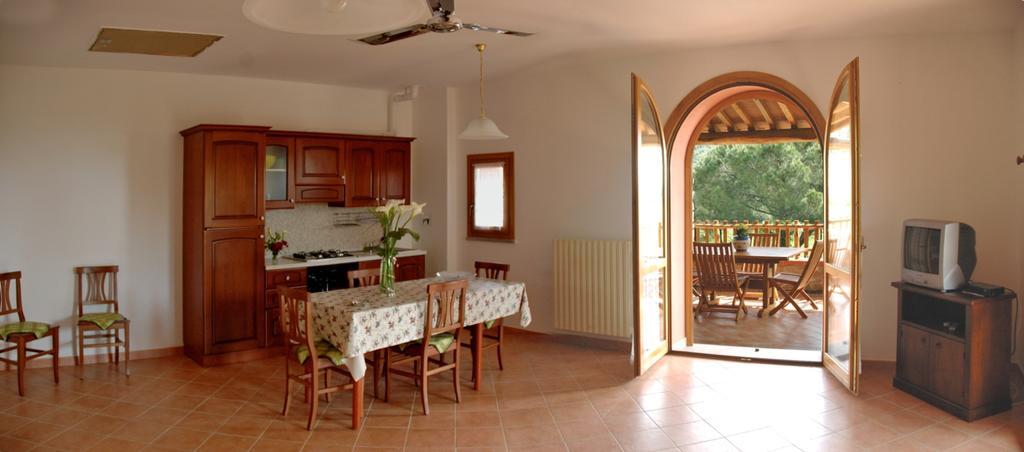 Agriturismo Podere Gozzuto Гаворрано Номер фото