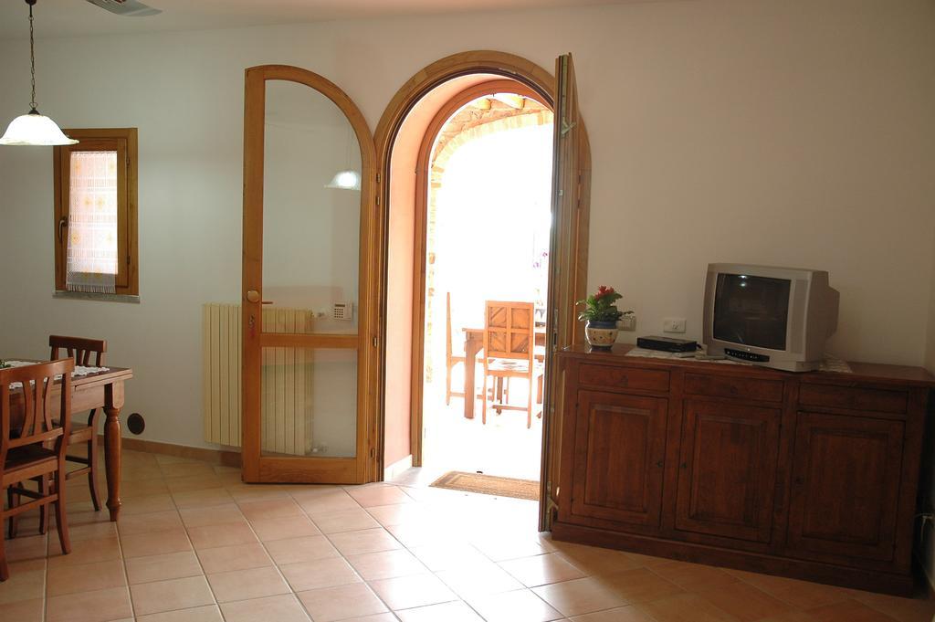 Agriturismo Podere Gozzuto Гаворрано Номер фото