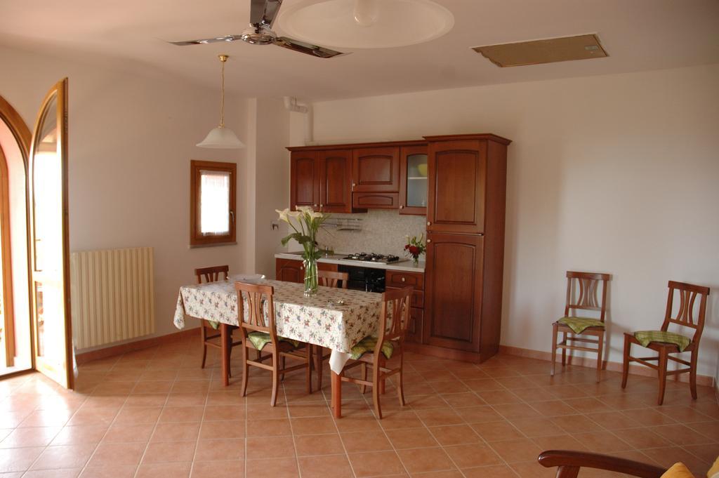 Agriturismo Podere Gozzuto Гаворрано Номер фото