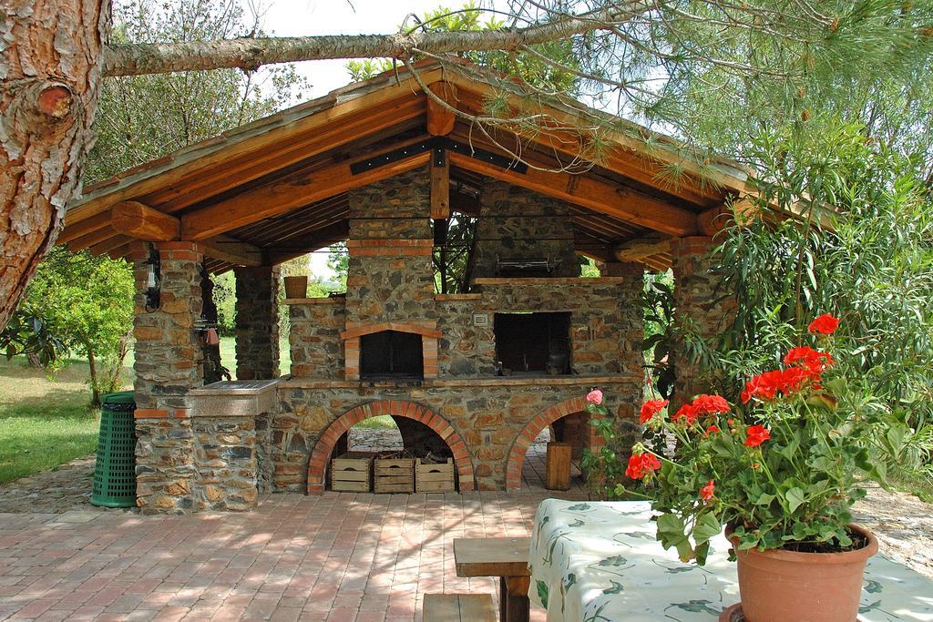 Agriturismo Podere Gozzuto Гаворрано Экстерьер фото
