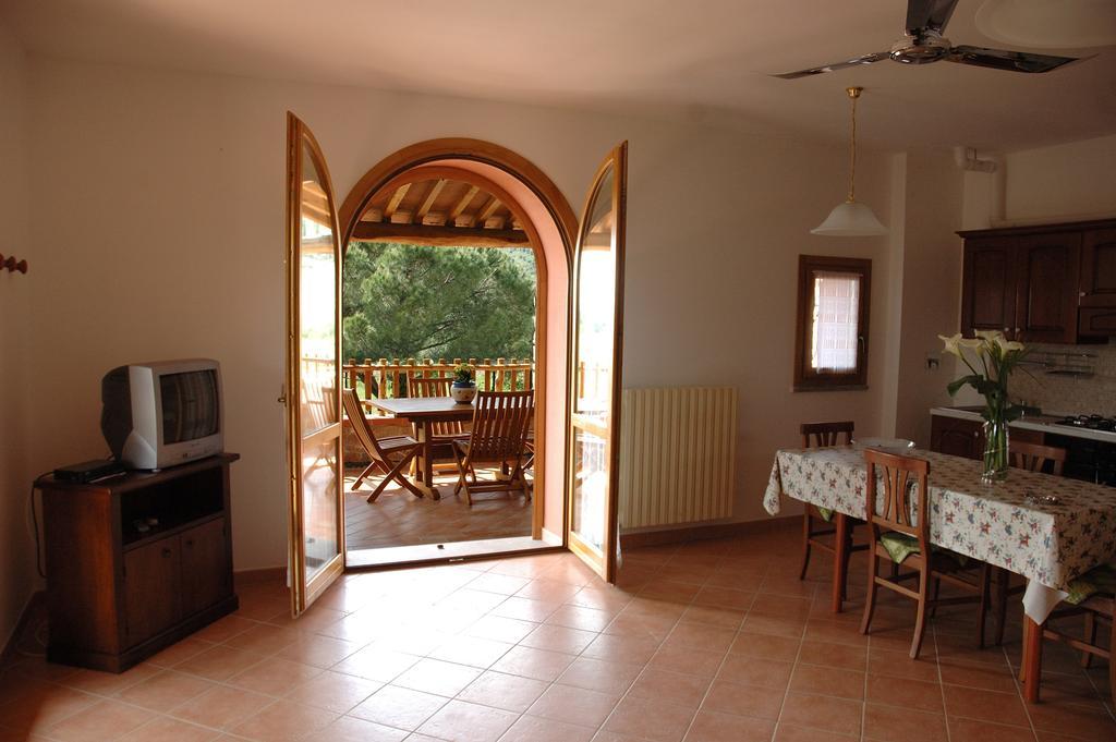Agriturismo Podere Gozzuto Гаворрано Номер фото